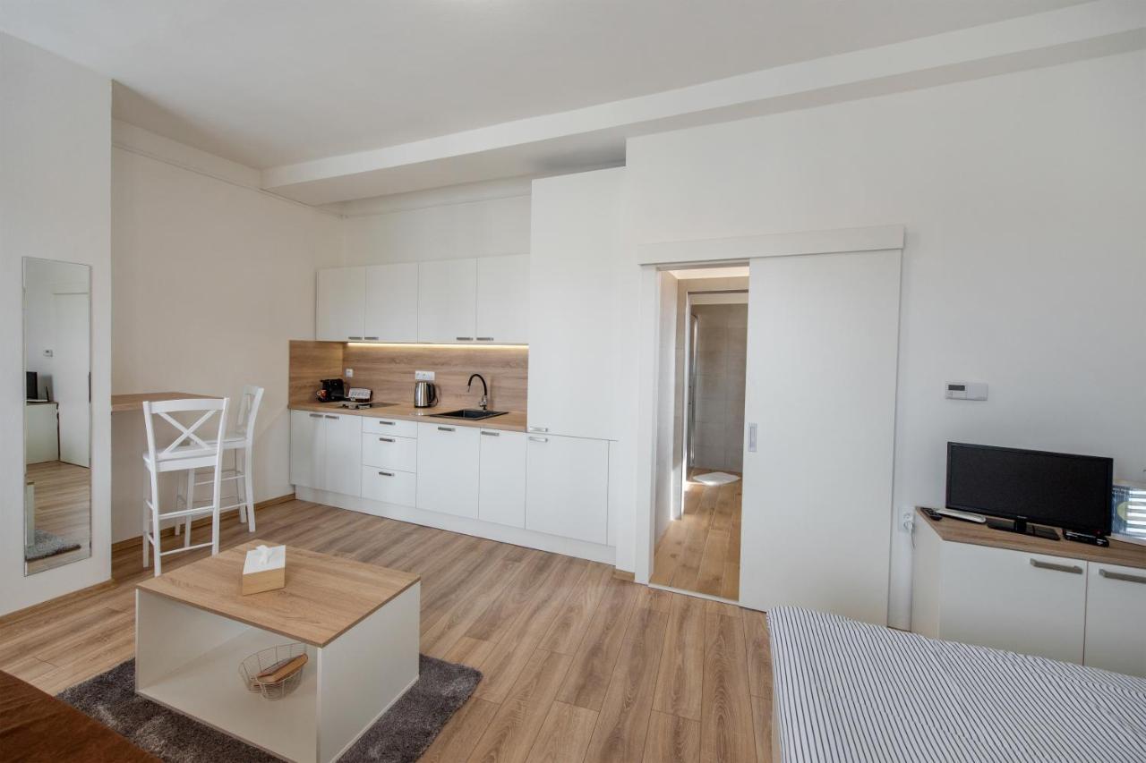 Soho Apartment Pisek  Luaran gambar