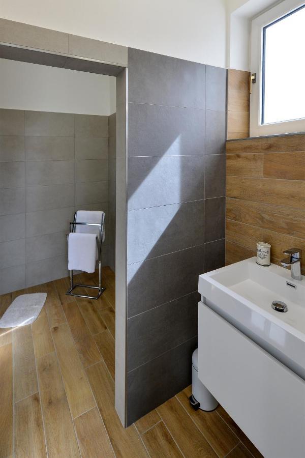 Soho Apartment Pisek  Luaran gambar